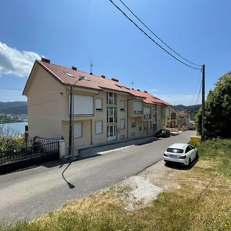 Apartamento En Corcubion, Con Increibles Vistas Al Mar